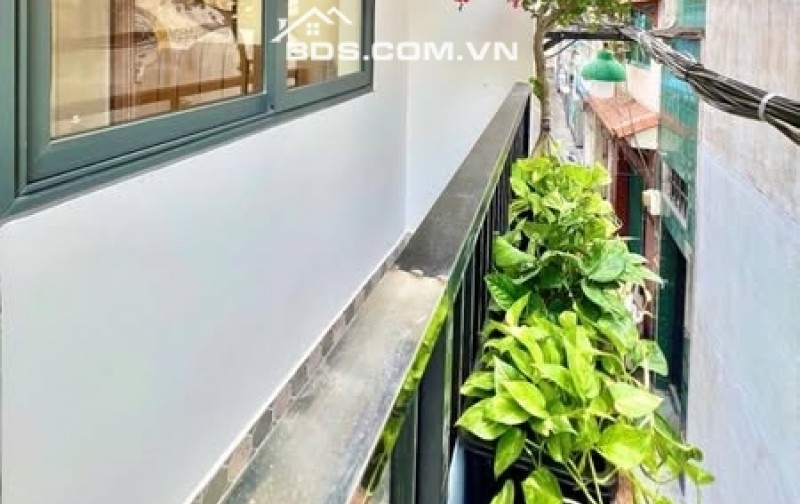 SÁT MT HOÀNG SA Q3 – NỘI THẤT SANG TRỌNG – 3 TẦNG CHỈ NHỈNH 4 TỶ